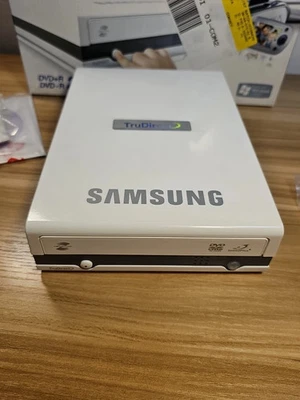 Samsung Super Writemaster SE-S204 External USB DVD Writer Ram 12X DVD+R -R 20X - Image 1 of 3