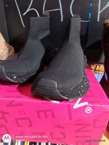 Women's Shoes - Picture 1 of 6