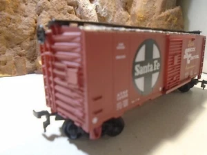 BACHMANN HO SCALE SANTA FE SHOCK CONTROL SLIDING DOOR BOXCAR   5-138-5-1 - Picture 1 of 12