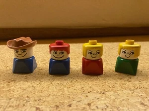 Lego Duplo - 4 Figuren - Menschen Männchen - Set Sammler alt Vintage gebraucht - Bild 1 von 3