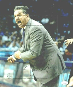 JOHN CALIPARI FIRMADO AUTOGRAFIADO 11x14 - Arkansas - Kentucky - J.S.A. Certificado - Imagen 1 de 3