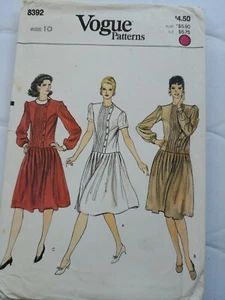 VOGUE LEICHT AUSGESTELLTES KLEID - Bild 1 von 2