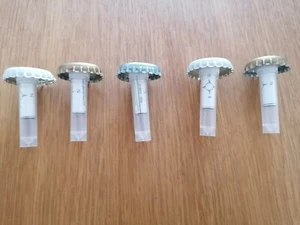 Contenedores de micro geocaché con parte superior/tapa de botella, listos para colocar, troncos Rite In The Rain