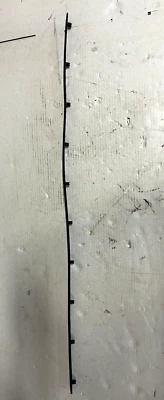 1999-04 FORD MUSTANG БОКОВЫЕ ЗАЗЕМЛЯЮЩИЕ ЭФФЕКТЫ / ВНЕШНЯЯ ОТДЕЛКА ПЛАСТИНЫ OEM - Изображение 1 из 4