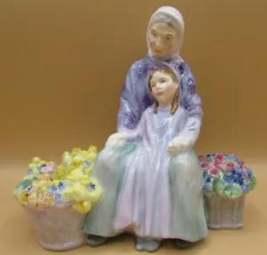 Figurina vintage Royal Doulton nonna heritage HN2031 in perfette condizioni - Foto 1 di 7