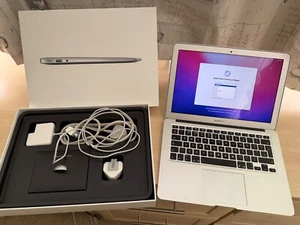 Apple MacBook Air 13.3" (128GB SSD, Intel Core i5, 1.80 GHz, 8GB) 2017 model - Afbeelding 1 van 10