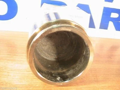 para Nissan Máxima: Pinza de freno delantera pistón 1980-1981 Foto 1 de 3