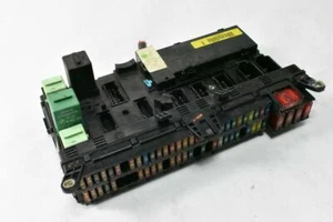 2004 LAND ROVER RANGE ROVER DISTRIBUTION FUSE BOX RELAY CONTROL MODULE OEM+ - Picture 1 of 7