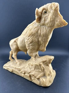 Bison Statue - Picture 1 of 7