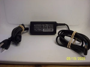 Original 45W HP Laptop Ladegerät Netzteil 740015-004 741727-001 19,5V 2,31A - Bild 1 von 3