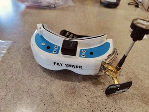 Fat Shark Dominator, True D Furious FPV, módulos receptores de 5,8 GHz, antenas - Imagen 1 de 18