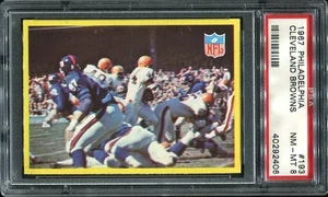 1967 Philadelphia #193 Cleveland Browns play (Leroy Kelly) PSA 8 - Picture 1 of 1