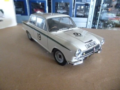 LOTUS CORTINA MK1 WINNER OF 1964 BRANDS HATCH 6 HOURS AUTOART 1/18 - Photo 1/4