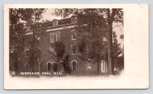 Tarjeta postal de mujer South Hall U.I.U Upper Iowa University Fayette Iowa 1905 UDB UNP - Imagen 1 de 2