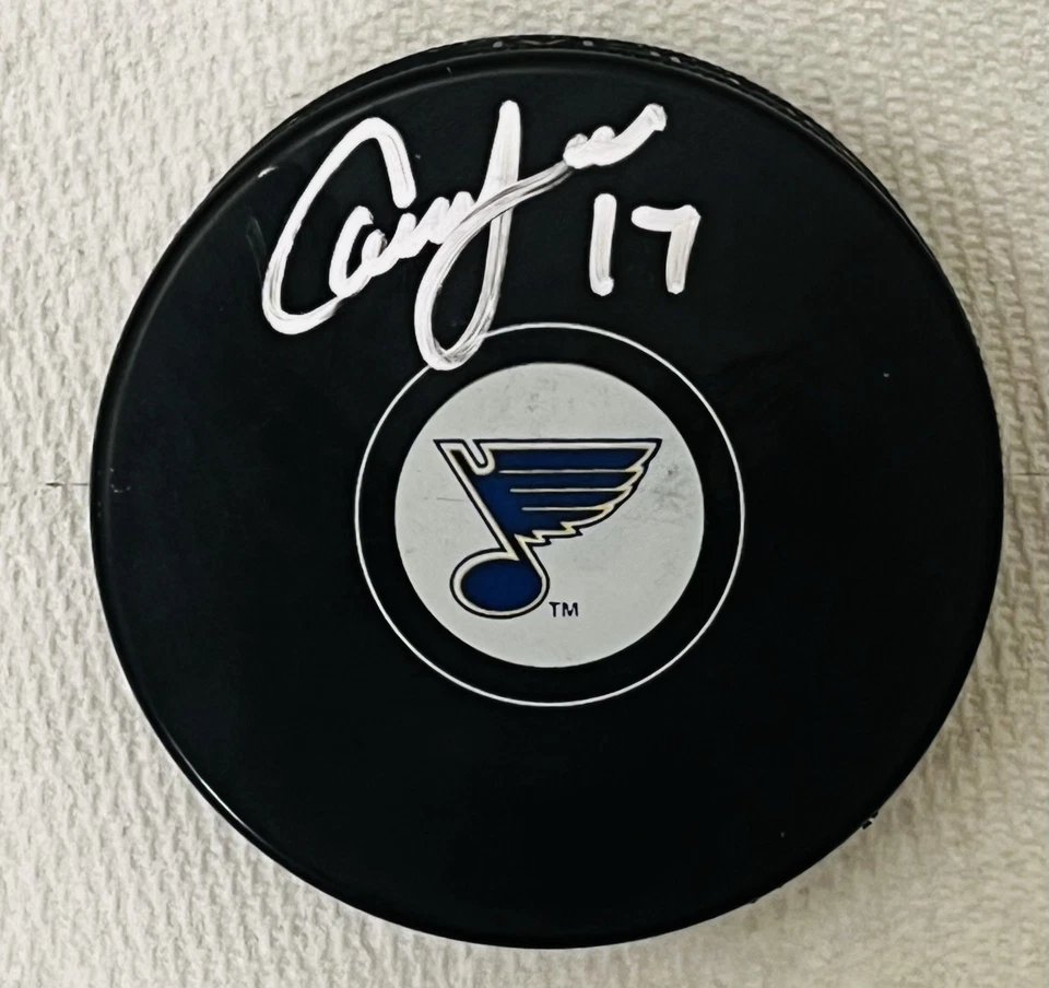 CAM FOWLER AUTÓGRAFO FIRMADO ST LOUIS BLUES NHL LOGOTIPO DE HOCKEY DISCO PATOS Foto 1 de 1