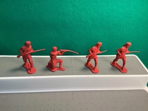 Vintage 1950s Auburn Rubber Pioneer Playset Figure 70MM - Picture 1 of 5