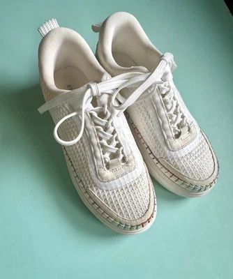 Tenis Steve Madden para niñas talla 3 Foto 1 de 4