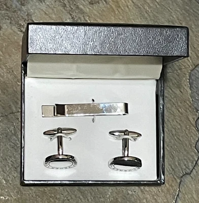 Vintage Silver Tone Usher Cuff Links and Tie Clip in Leather Case - Image 1 of 4