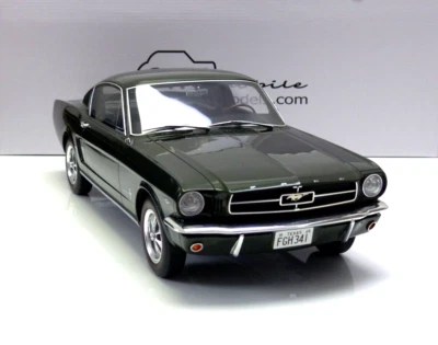 US-Car --- Ford Mustang Fastback 1965 EFEUGRÜN Poly M1879 GO79 1:12 OttO-Mobile - Immagine 1 di 4