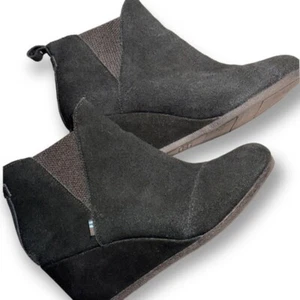 Toms Women's Kelsey Black Suede Ankle Wedge Booties - Picture 1 of 12