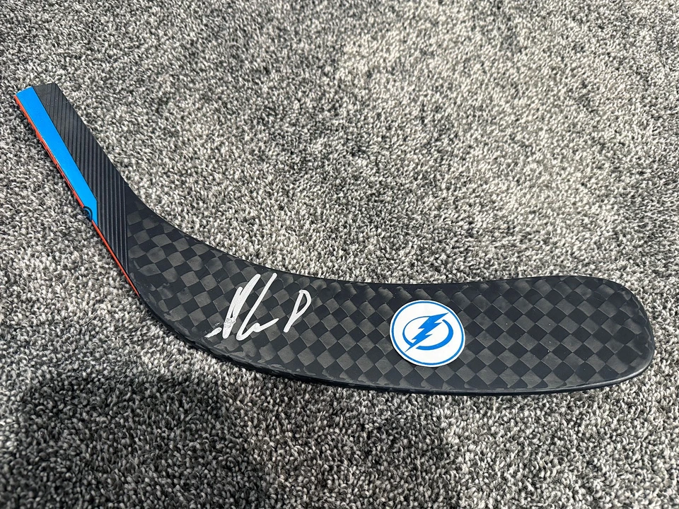 奥利弗·博克斯特兰德坦帕湾闪电亲笔签名签名曲棍球棒刀片真品证明 — 第 1/1 张图片