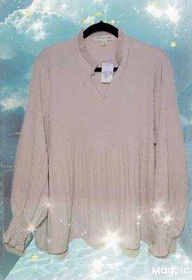 Cactus & Pearl Size Med Keyhole Pleated Pink Long Sleeve Elegant Flowy Blouse  - Image 1 of 4