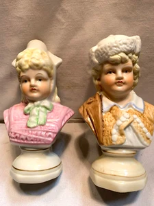 SELTENES PAAR HOLLÄNDISCHE MÄNNLICHE & WEIBLICHE GOLD UND PASTELL PORZELLAN BÜSTEN FIGUREN. - Bild 1 von 10
