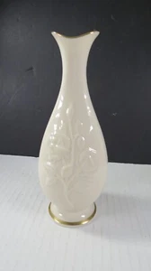Vase bourgeon Lenox Sharon collection roses en relief bordure or 24 carats 7 1/4" - Photo 1/6