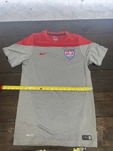 Maglia Nike USA Soccer 2014/15 Dri-FIT allenamento atletico rosso grigio piccola USMNT - Foto 1 di 8