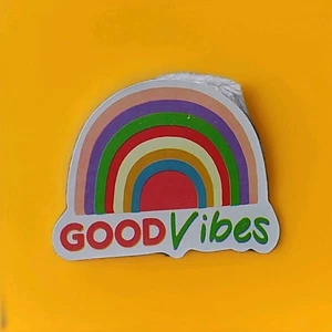Adesivo Arcobaleno Good Vibes - Foto 1 di 6