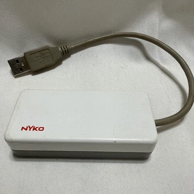 Adaptador de red con cable USB Nyko NetConnect 87024-E14 para Nintendo Wii S5 Foto 1 de 4