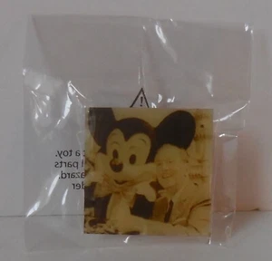 Prendedor Disney DLR Walt Disney y Mickey Ganaron Tus Orejas Cast Award Pin - Imagen 1 de 3