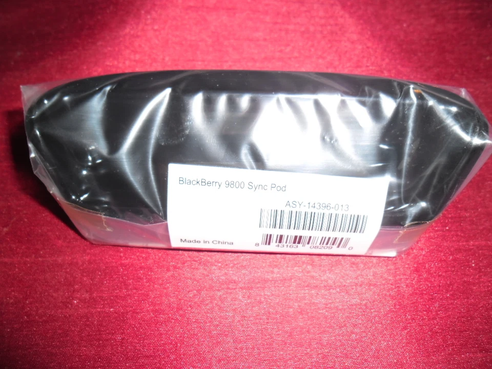 Genuine original Charging Pod Sync Dock Stand for BlackBerry 9800 Torch  - Image 1 of 1