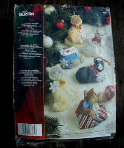 New VINTAGE 2007 Original Bucilla Christmas Felt Ornament Kit 86065 Kitties Cats - Picture 1 of 2