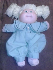 VINTAGE CABBAGE PATCH KIDS blonde girl green dress DOLL1980s cpk xavier roberts - Picture 1 of 6