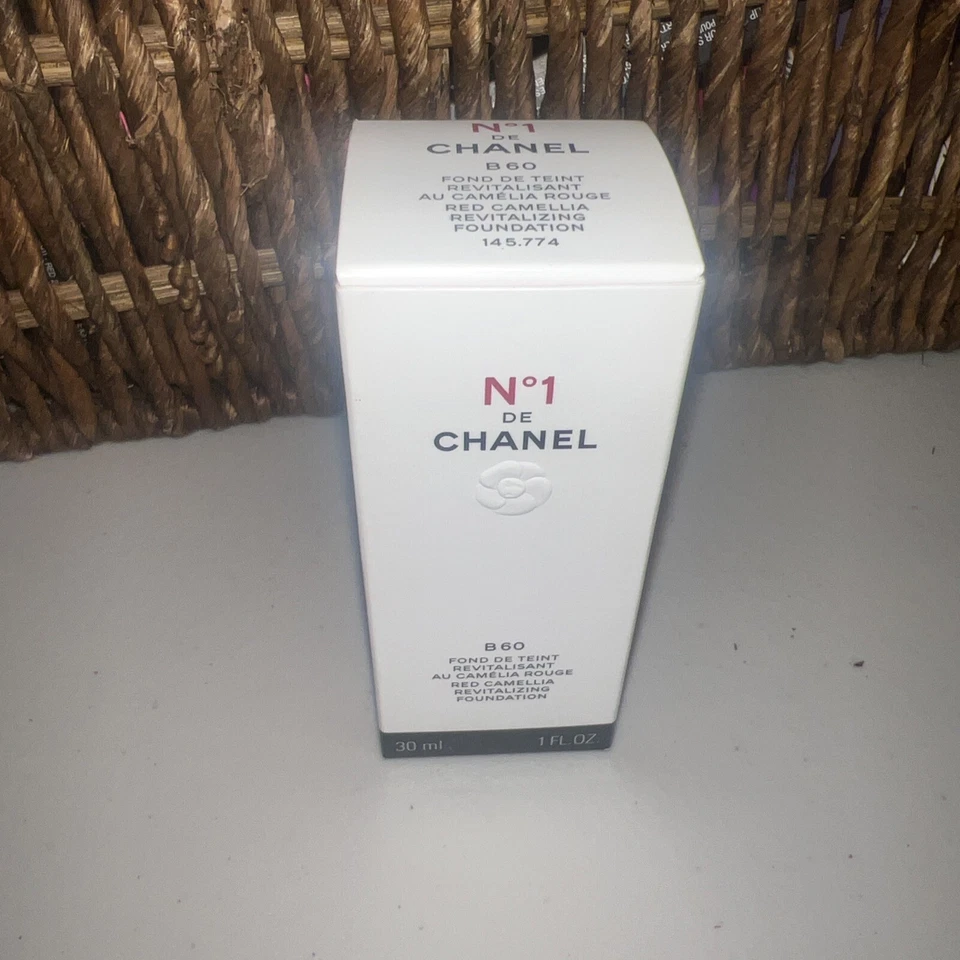 Chanel No.1 Red Camellia Revitalizing Foundation 1 fl.oz./30ml. Boxed - B60