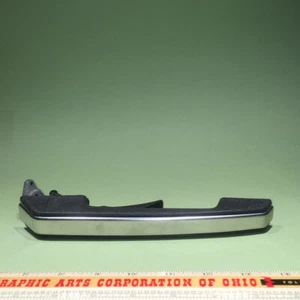 VOLVO 740 745 760 940 960 EXTERIOR DOOR HANDLE RIGHT PASSENGER SIDE CHROME TRIM - Picture 1 of 7
