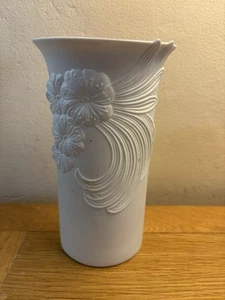 Vintage Kaiser Porcelain German 1970s White art pottery Design Vase - Picture 1 of 3