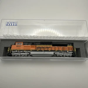 Kato  N scale - BNSF Railway SD70ACe #8400   DCC  176-8523-DCC T4 - Picture 1 of 8