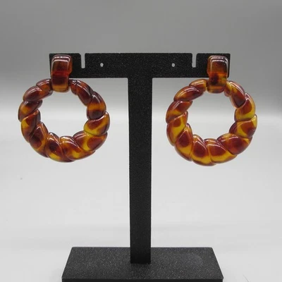 Pendientes Lucite vintage llamapuerta poste marrón retorcido para orejas perforadas Foto 1 de 4