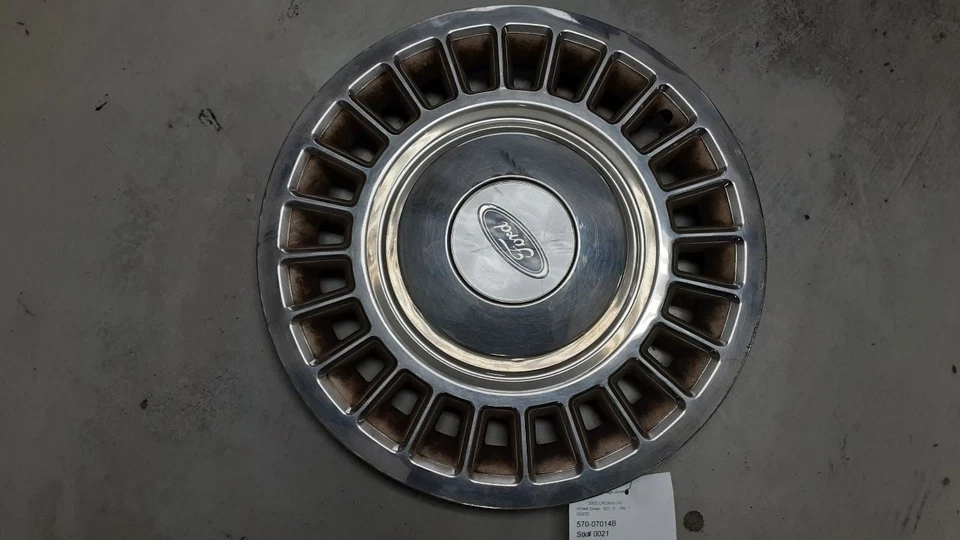 Tapacubos cubierta rueda 24 ranuras para 01-02 CROWN VICTORIA 630033 Foto 1 de 1