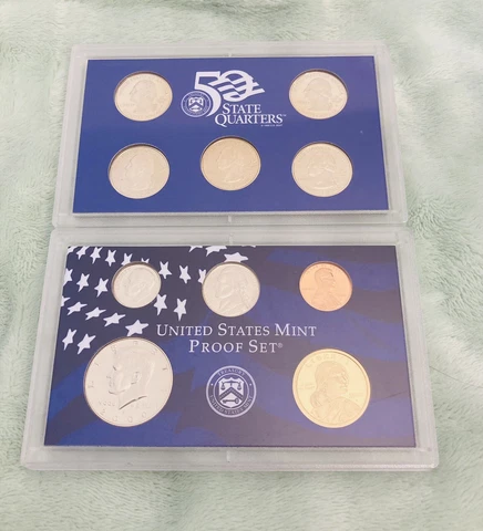 United States Mint Proof Set - Year 2000 - Set Of 10 Coins Cover