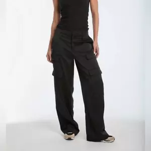 NWT - NOLI | SIZE 2 | Black Satin Wide Leg Low-Mid Rise Cargo Pants - Picture 1 of 6