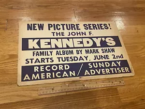 1960er BOSTON RECORD AMERIKANISCHE ZEITUNG DICKES POSTER - JFK KENNEDY FAMILIENALBUM - Bild 1 von 6