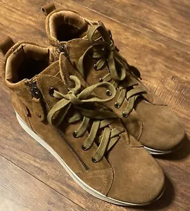 Carmela Love For Leather Sporty Ankle Boots Wms Sz 39 Wedge Brown Suede - Picture 1 of 10