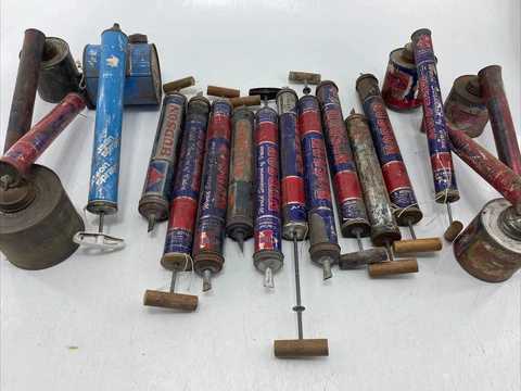 Lot of 16 Vintage Bug Sprayers; Hudson  Blue Red Tin Can Cover
