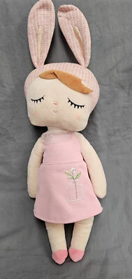 Vestido bordado muñeca MeToo Sleeping Angela peluche rosa bebé conejito conejo 13,5" Foto 1 de 4