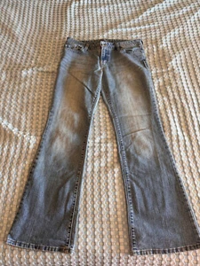 Levis 553 Women’s Blue Boot Jeans Medium Wash Size 10 Mid Rise 34 x 31.5 - Picture 1 of 7