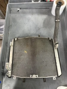 06-11 KAWASAKI ZX-14 RADIATOR NO LEAKS-USED - Picture 1 of 10