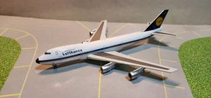 SJDLH118 LUFTHANSA 747-200 1:500 SCALE DIECAST METAL MODEL WITH GEAR & STAND - Picture 1 of 2